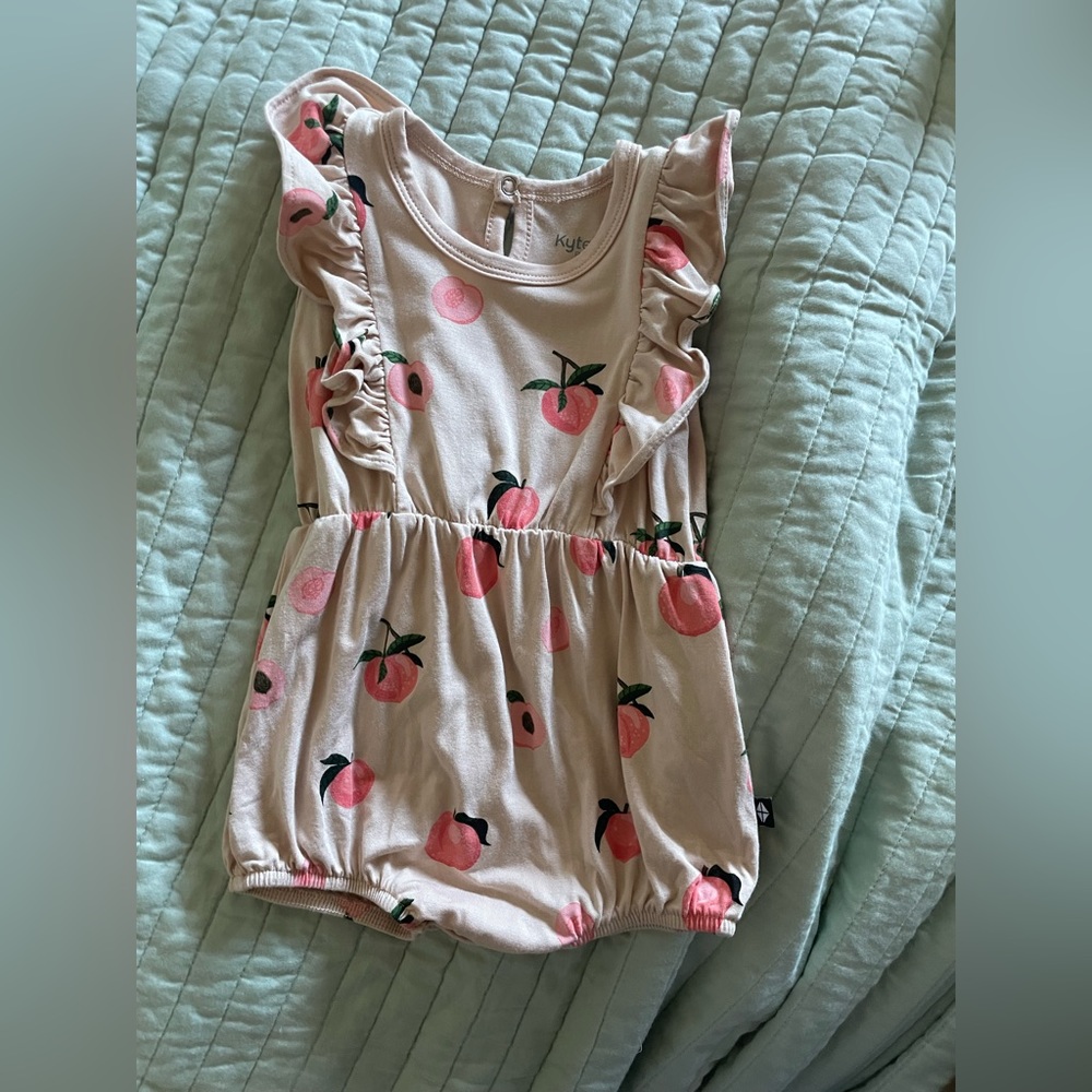 Kyte baby bubble romper, 6-12 mo, peach print